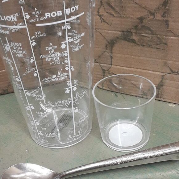 Bundle of vintage bar tender's friends with directions on mixer. - Picture 3 of 7